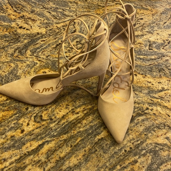 NWOB Sam Edelman,💯% genuine/leather suede,4” heel, almond shade,pictures below. - Picture 3 of 11